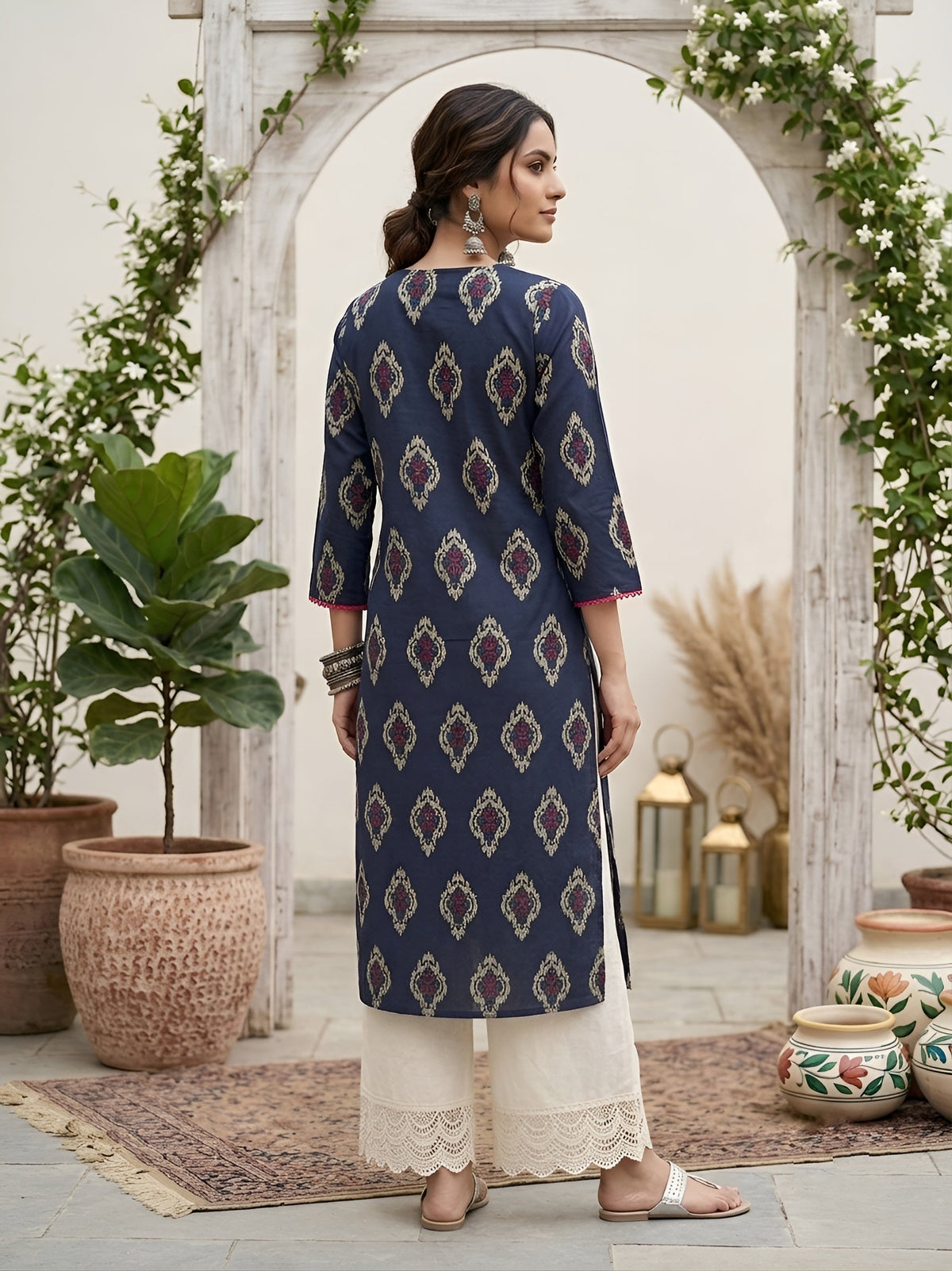 Blue Printed Straight Kurta with Three Quarter Sleeves