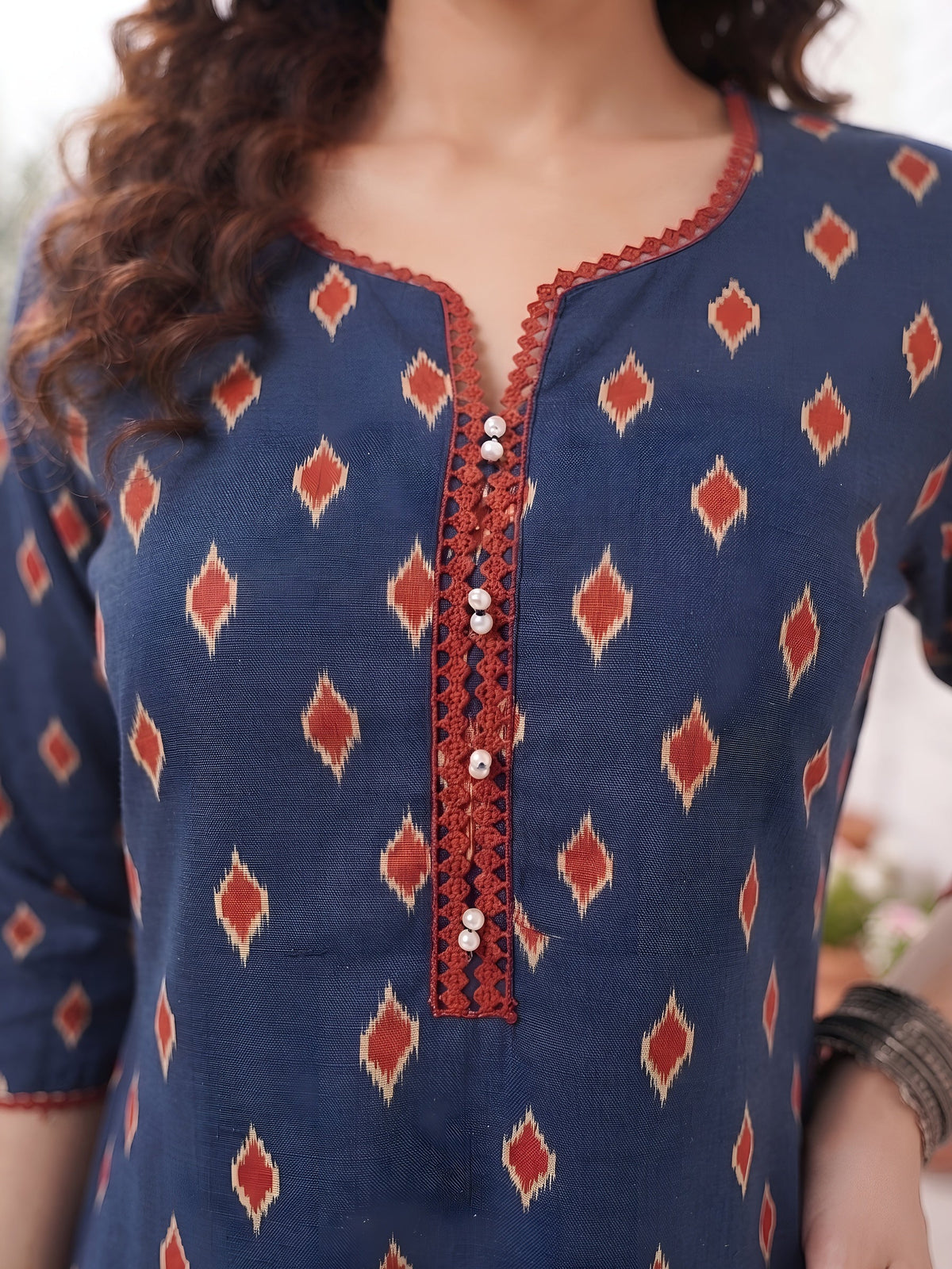 Blue Printed Straight Kurta with Three Quarter Sleeves