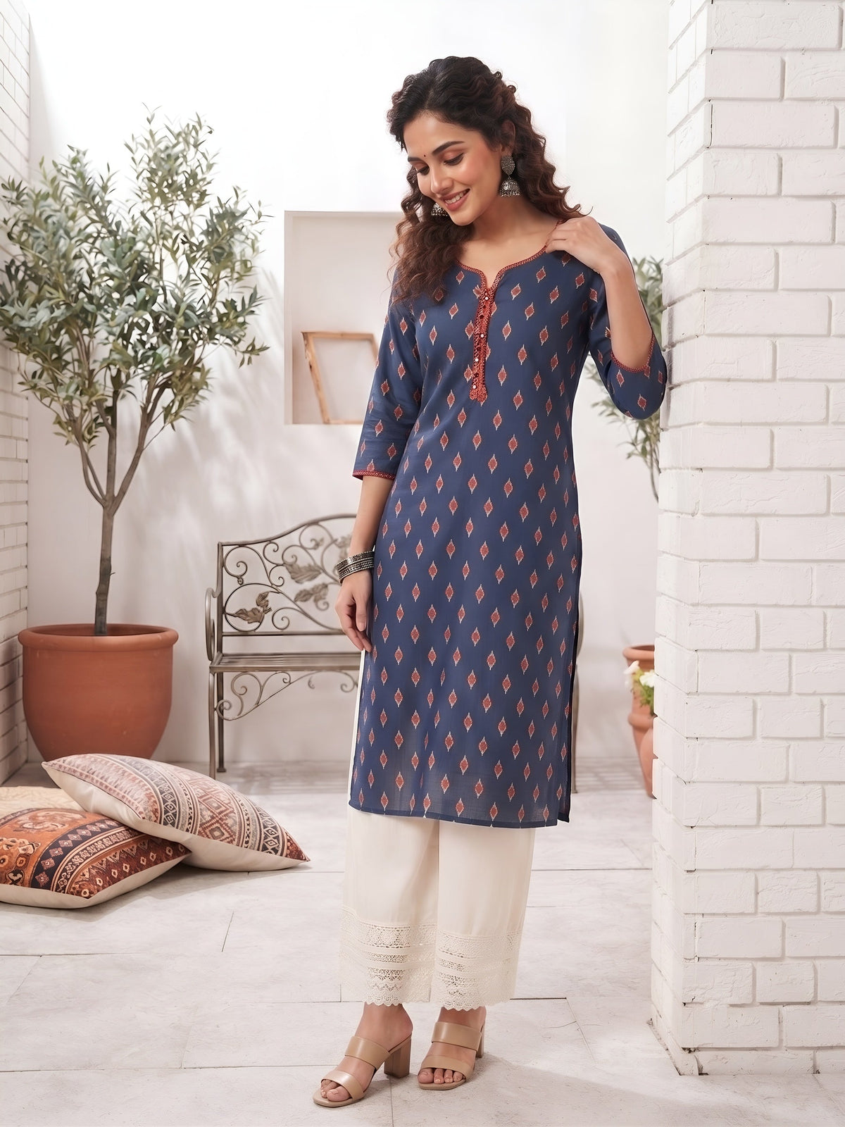 Blue Printed Straight Kurta with Three Quarter Sleeves