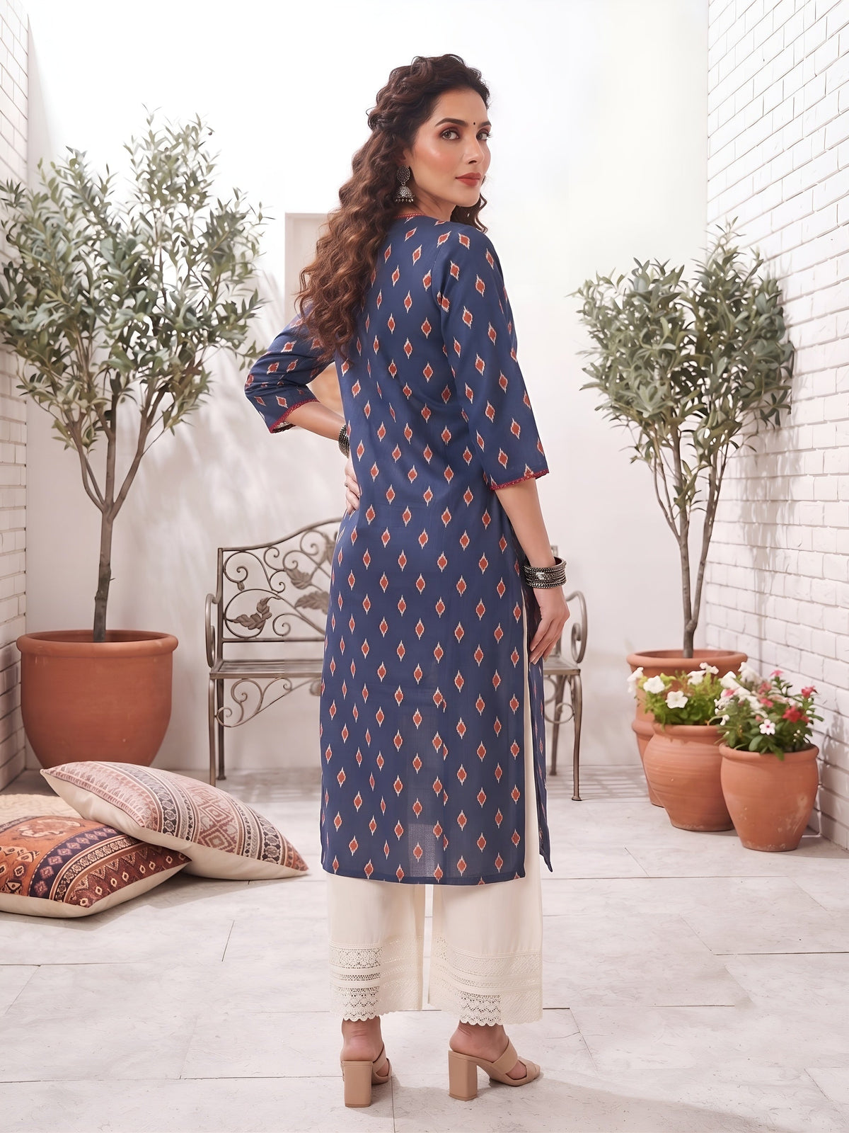 Blue Printed Straight Kurta with Three Quarter Sleeves