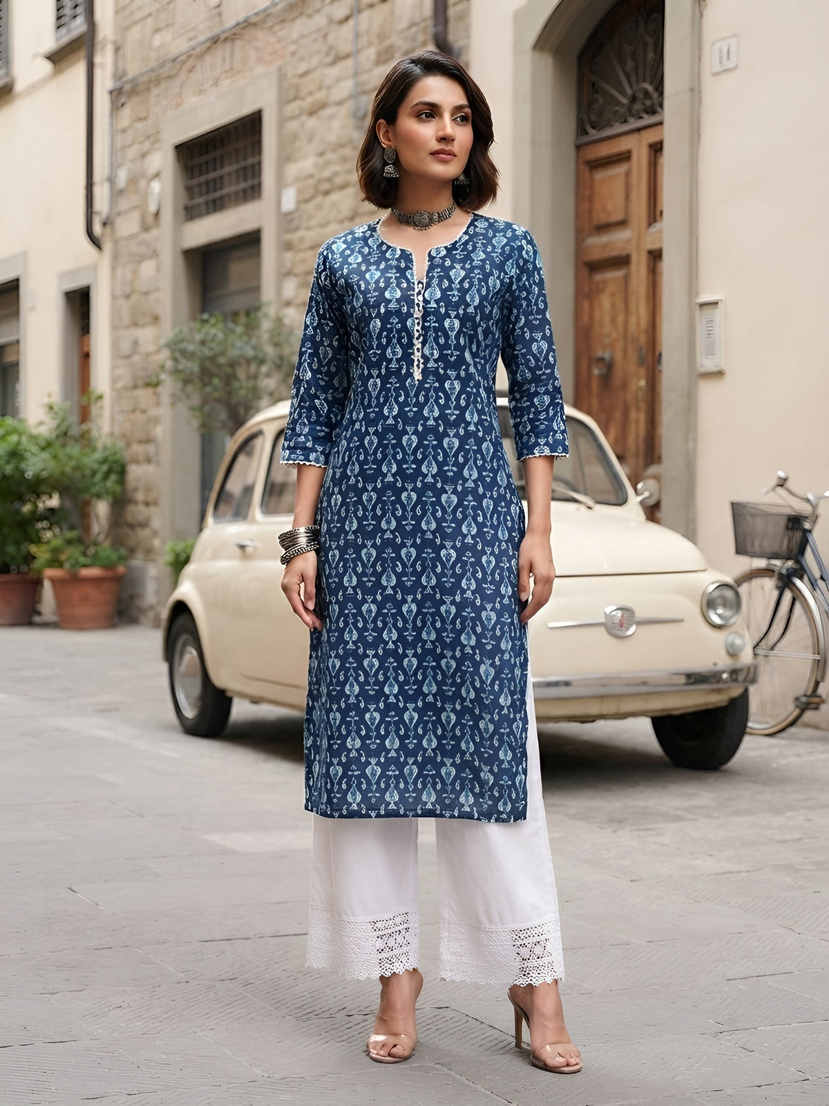 Blue Printed Straight Kurta with Three Quarter Sleeves