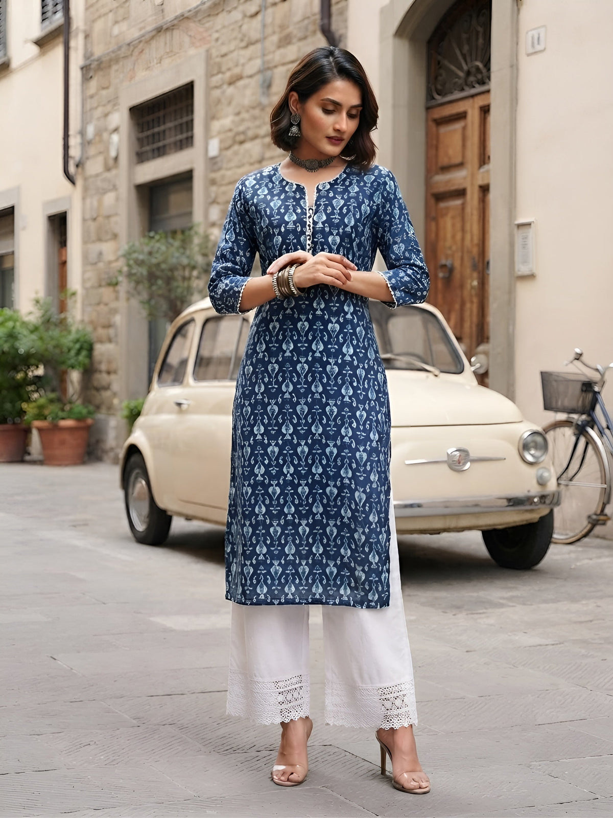 Blue Printed Straight Kurta with Three Quarter Sleeves