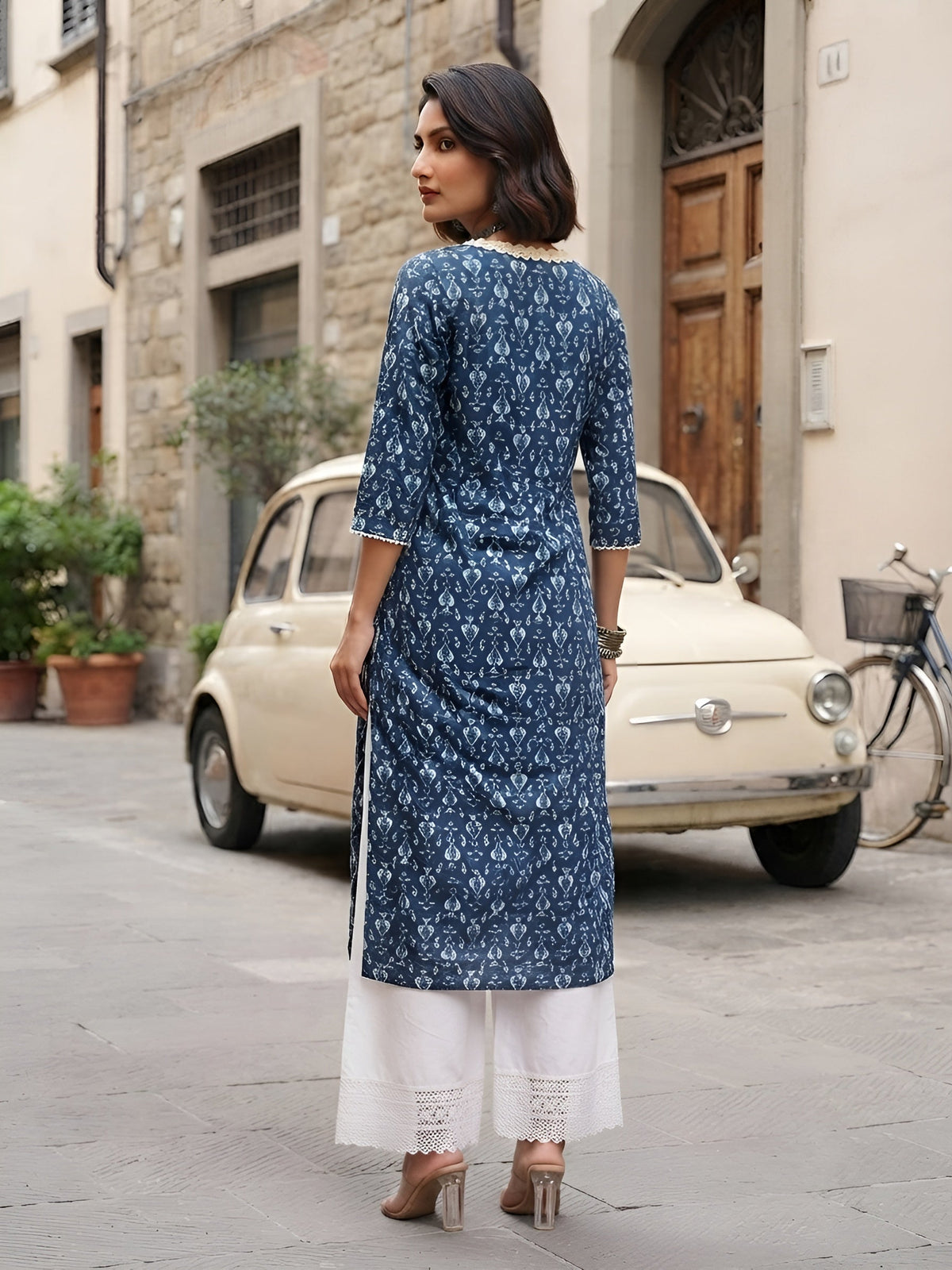 Blue Printed Straight Kurta with Three Quarter Sleeves