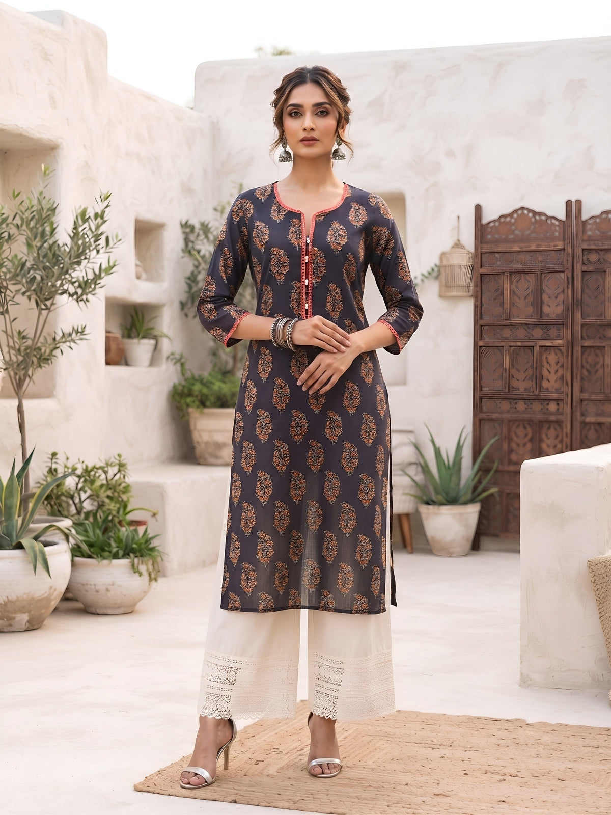 Blue Printed Straight Kurta with Three Quarter Sleeves