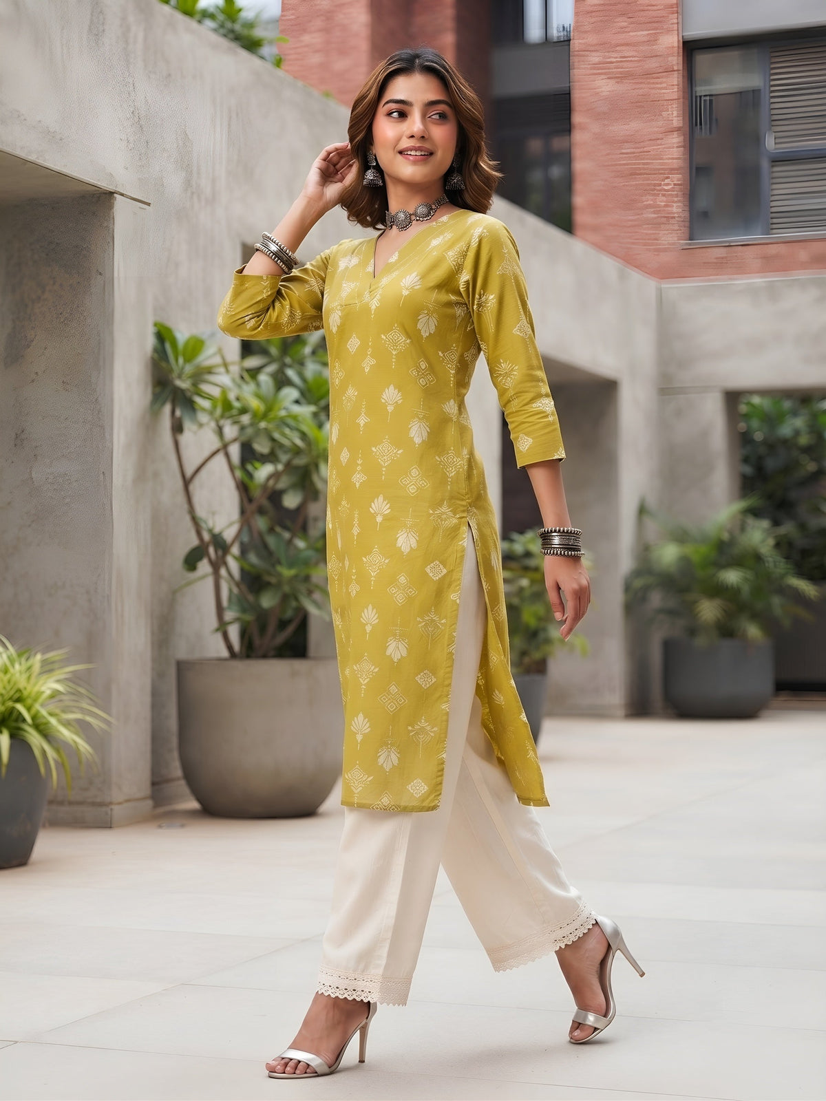 Yellow Printed Straight Kurta with Three Quarter Sleeves