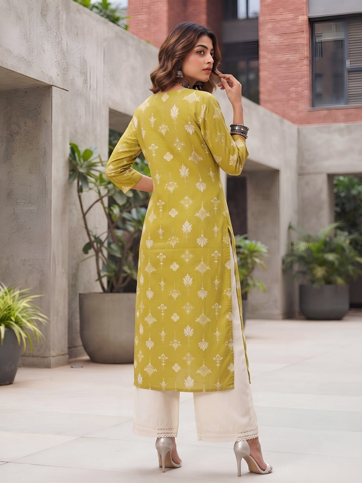 Yellow Printed Straight Kurta with Three Quarter Sleeves