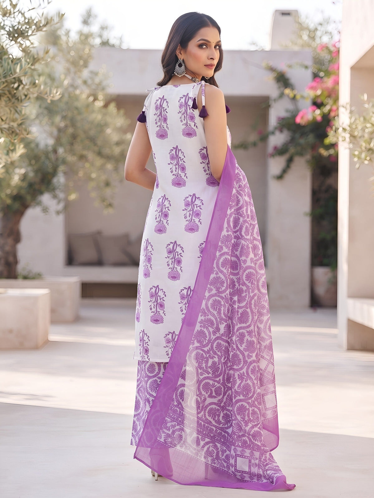 Floral White Printed Straight Kurta Set With Dupatta for Women