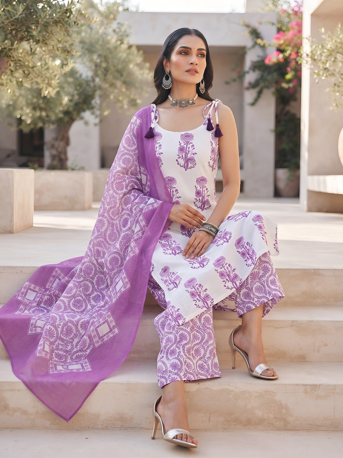 Floral White Printed Straight Kurta Set With Dupatta for Women