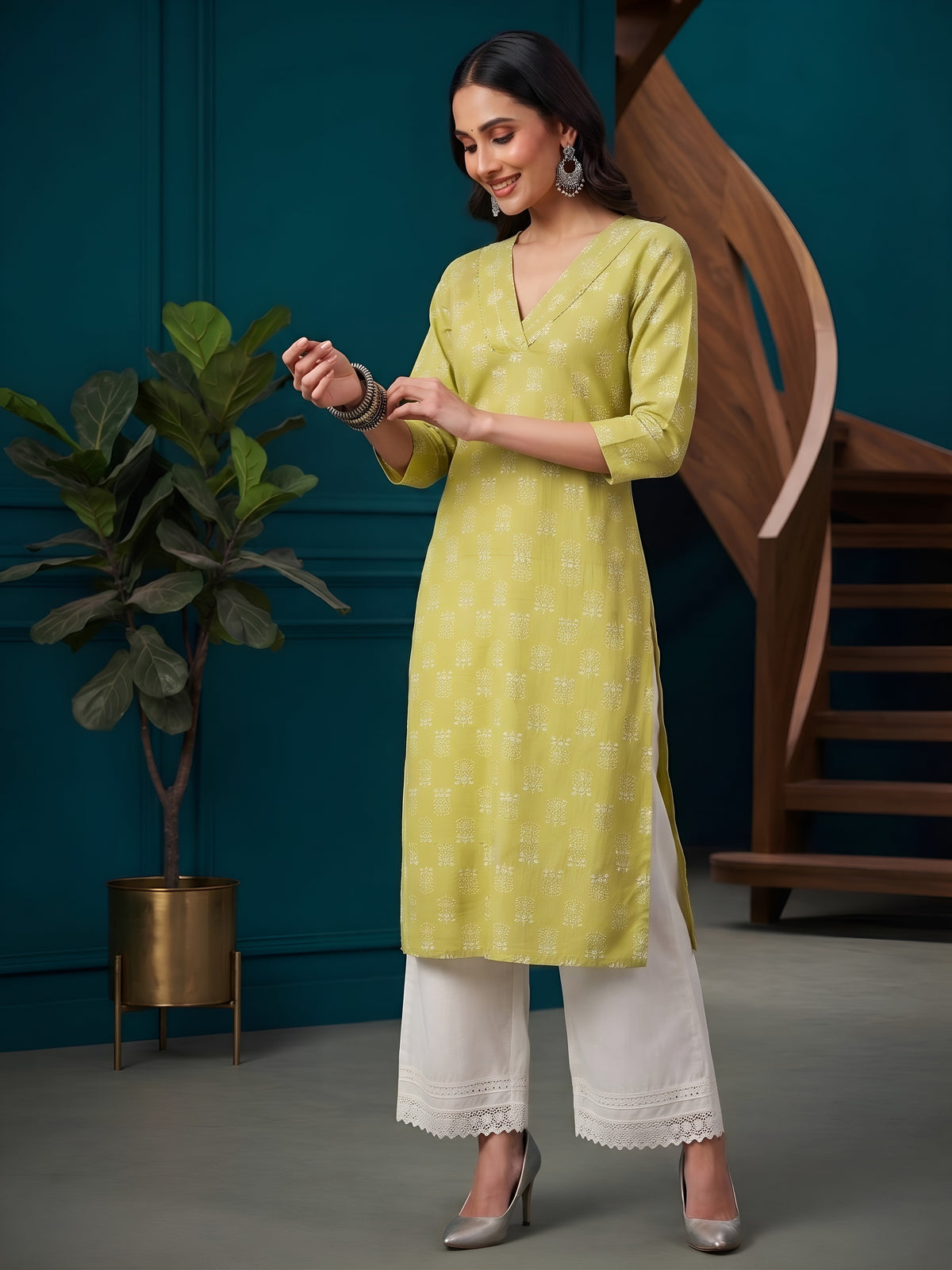 Yellow Printed Straight Kurta with Three Quarter Sleeves