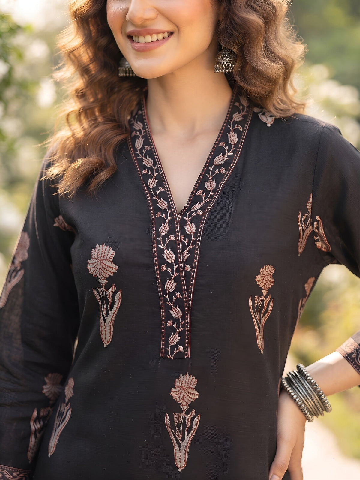 Black Printed Straight Kurta with Three Quarter Sleeves
