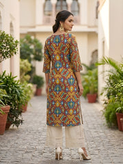 Multicolor Printed Straight Kurta with Three Quarter Sleeves