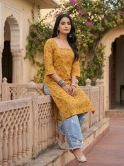 Yellow Printed Straight Kurta with Three Quarter Sleeves