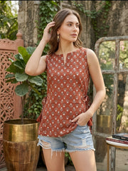 Women Maroon Printed Stylish Crop Top