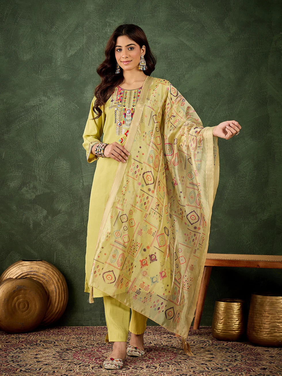 Floral Embroidered Kurta Set