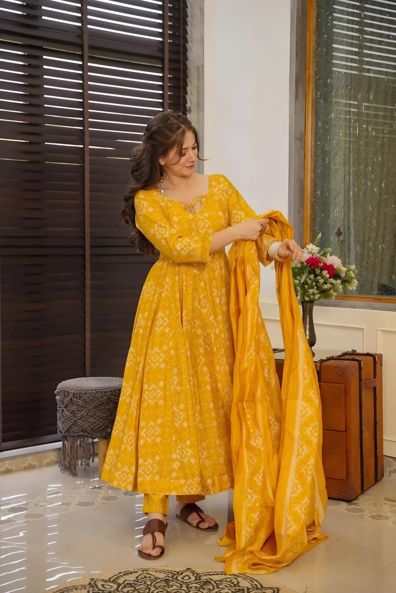 Noor Heavy Digital Printed Muslin Anarkali Set