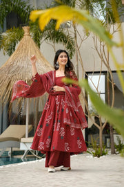Inaaya Maroon Heavy Mal Cotton Anarkali Set
