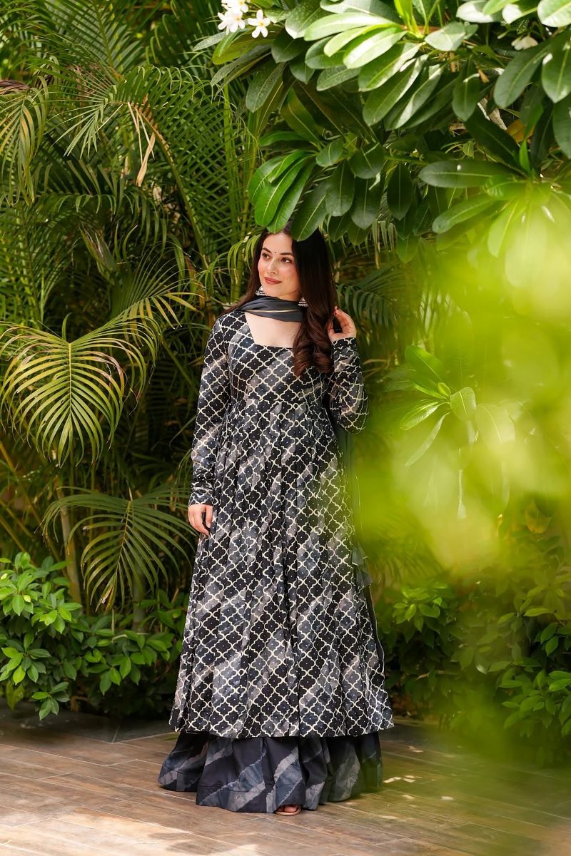 Zariya Charcoal Grey Muslin Anarkali Set