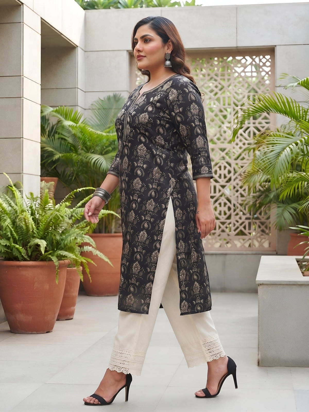 Plus Size Black Printed Straight kurta For Women