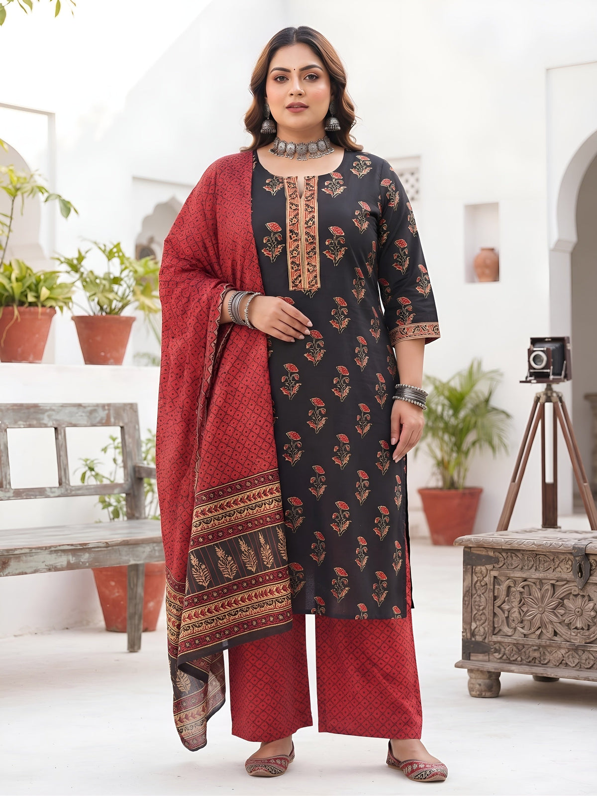 Shayara Plus Size Black Straight Kurta With Palazo & Dupatta