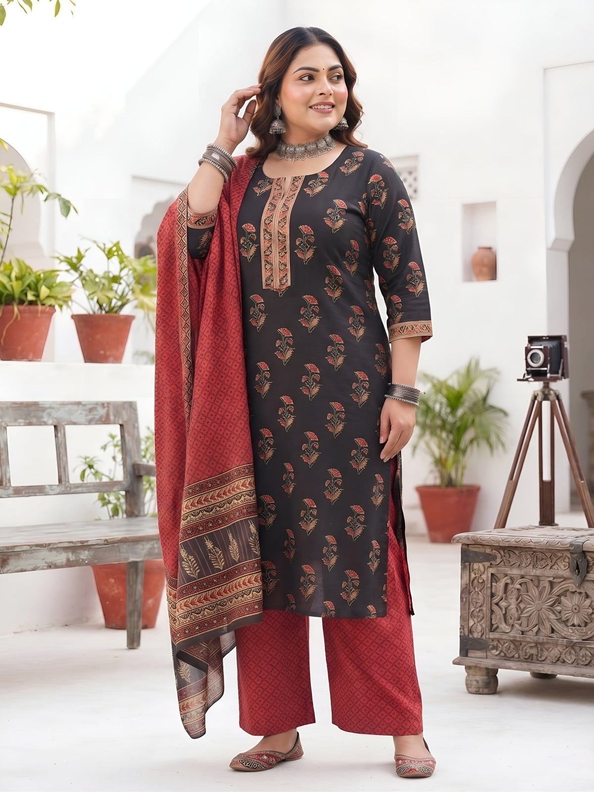 Shayara Plus Size Black Straight Kurta With Palazo & Dupatta