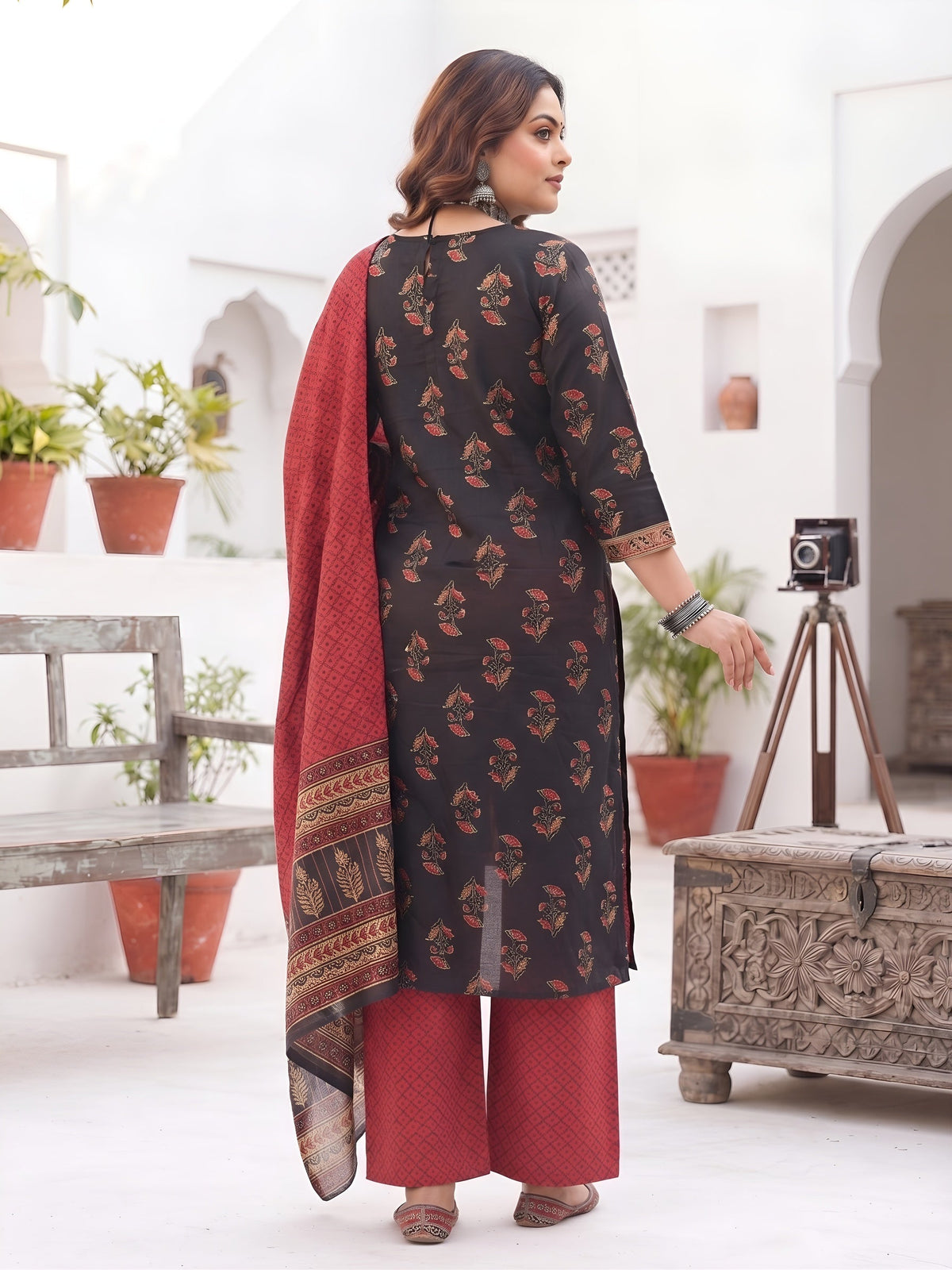 Shayara Plus Size Black Straight Kurta With Palazo & Dupatta