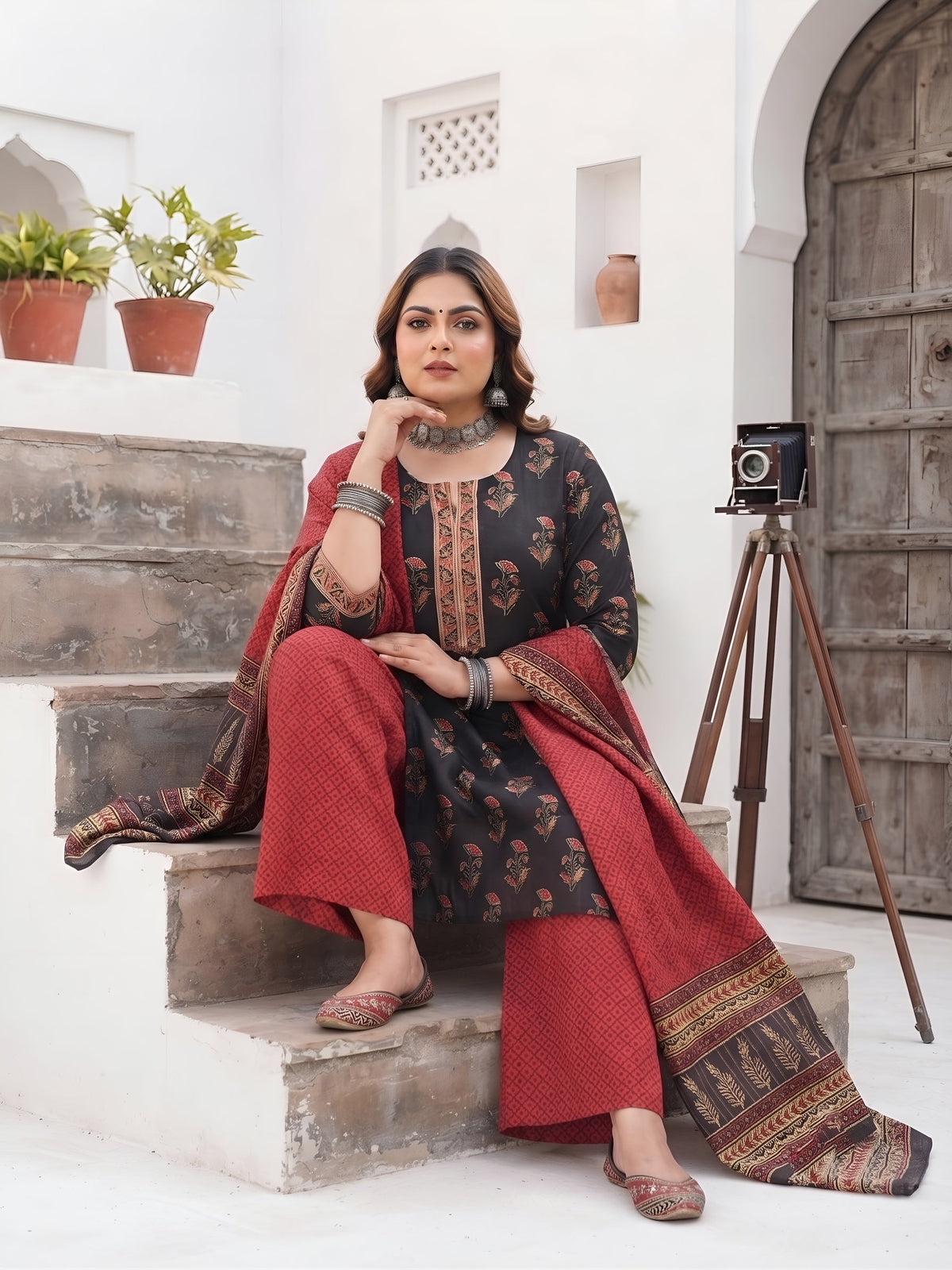 Shayara Plus Size Black Straight Kurta With Palazo & Dupatta