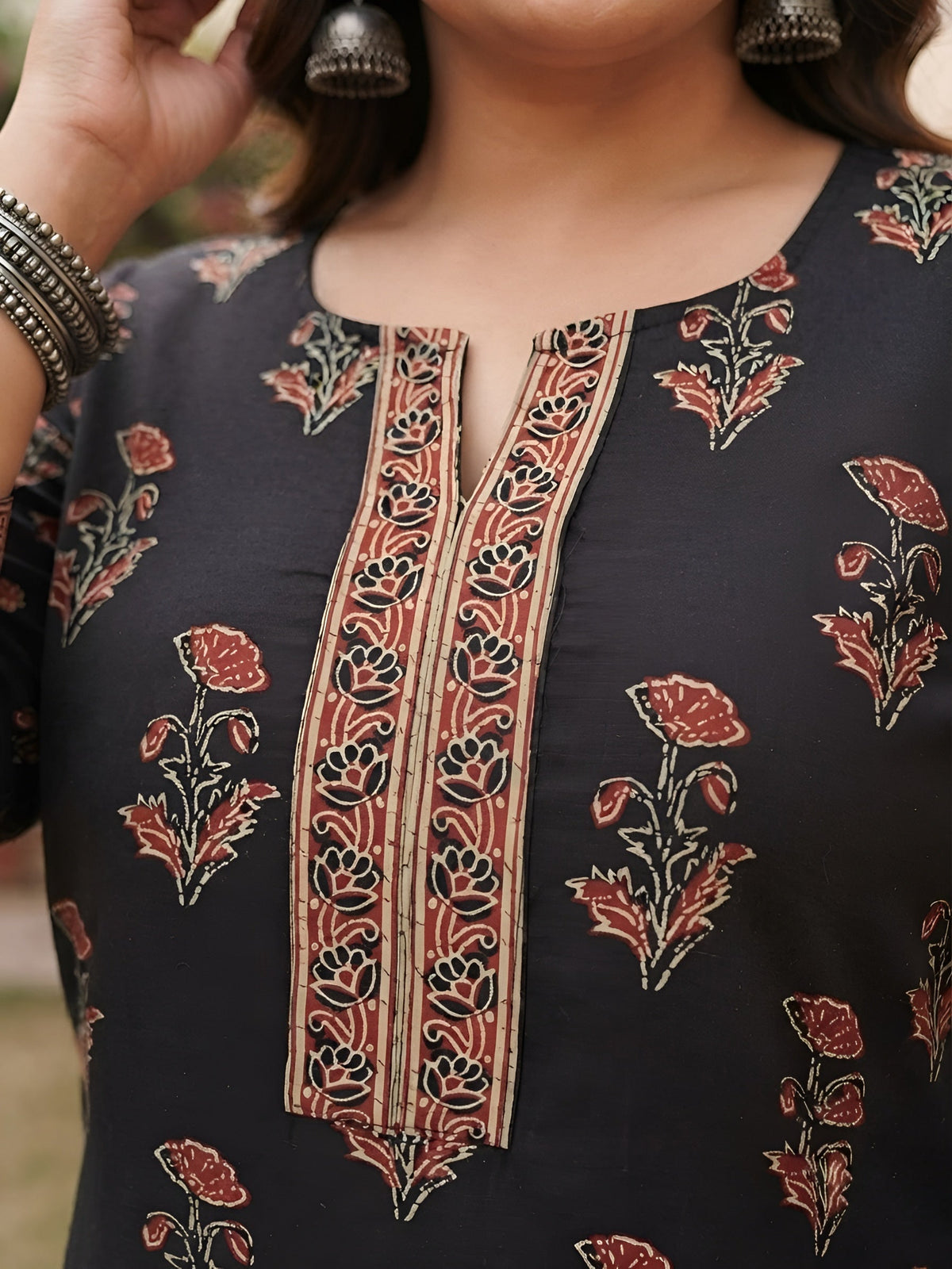 Plus Size Black Printed Straight kurta For Women