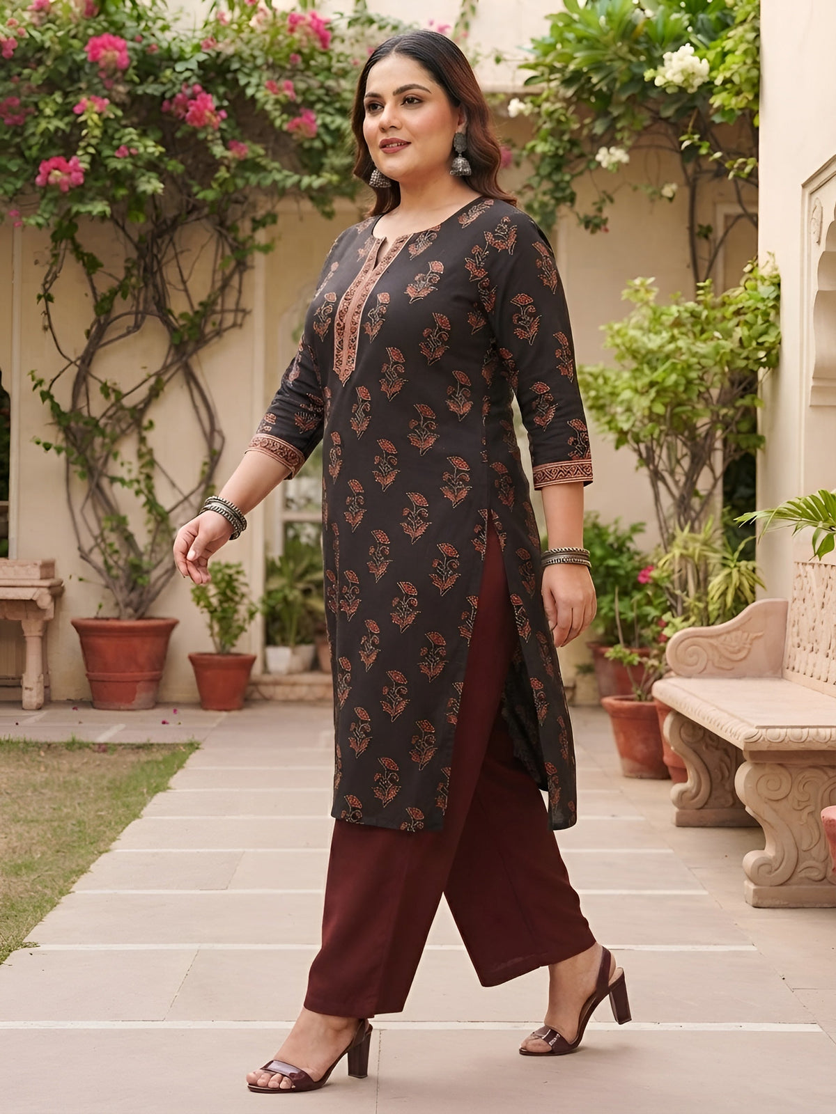 Plus Size Black Printed Straight kurta For Women