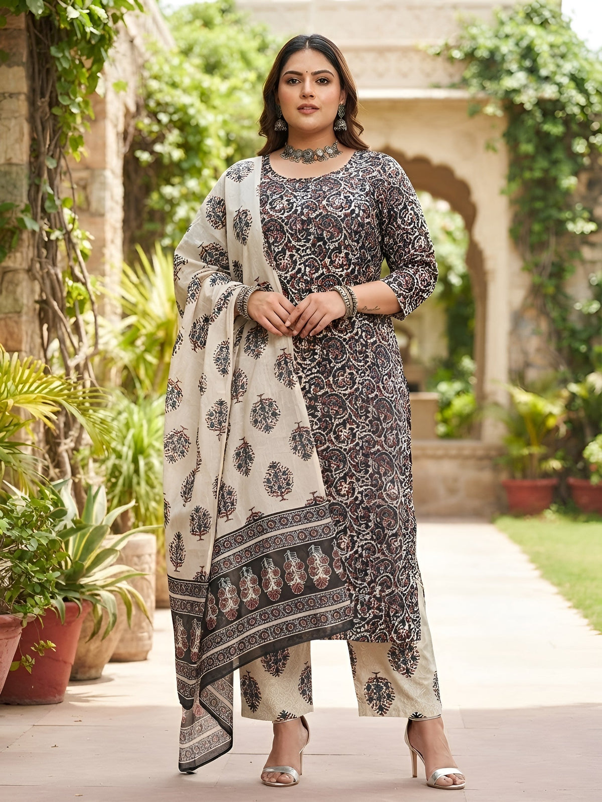 Plus Size Women Multicolor Printed Straight Kurta With Palazo & Dupatta