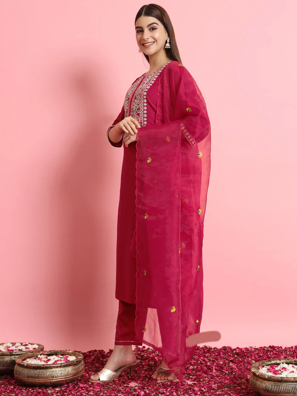 Zaria Cherry Pink Floral Embroidered Kurta Set with Organza Dupatta