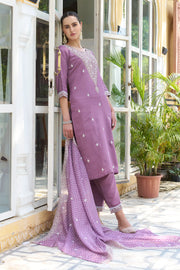Zariya Embroidered Silk Blend Kurta Set