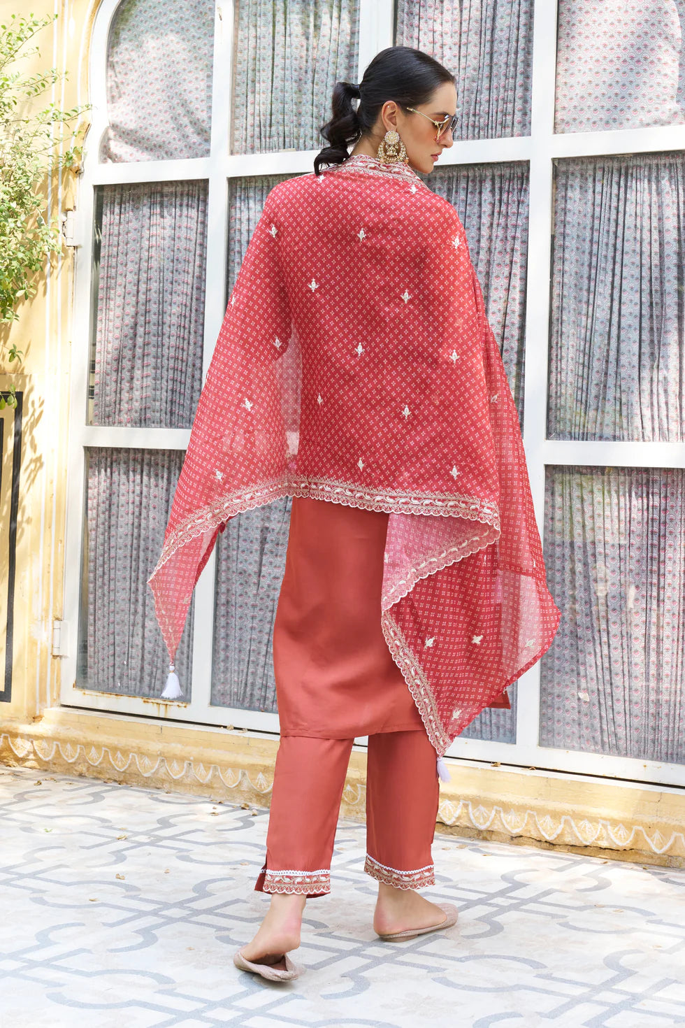 Zariya Embroidered Silk Blend Kurta Set