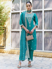 Zariya Embroidered Silk Blend Kurta Set