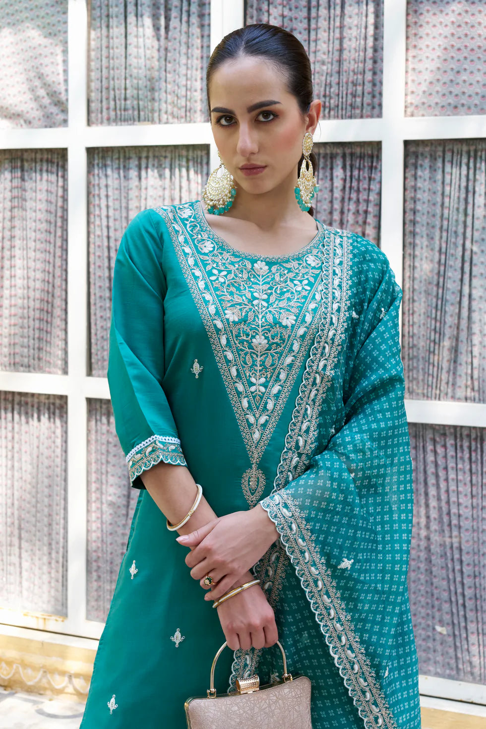 Zariya Embroidered Silk Blend Kurta Set