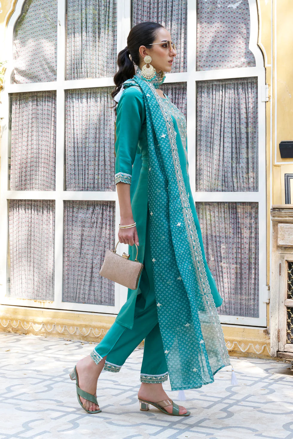 Zariya Embroidered Silk Blend Kurta Set