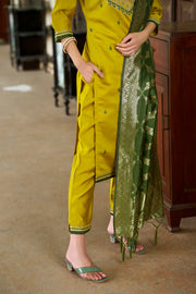 Inara Embroidery Kurta Set