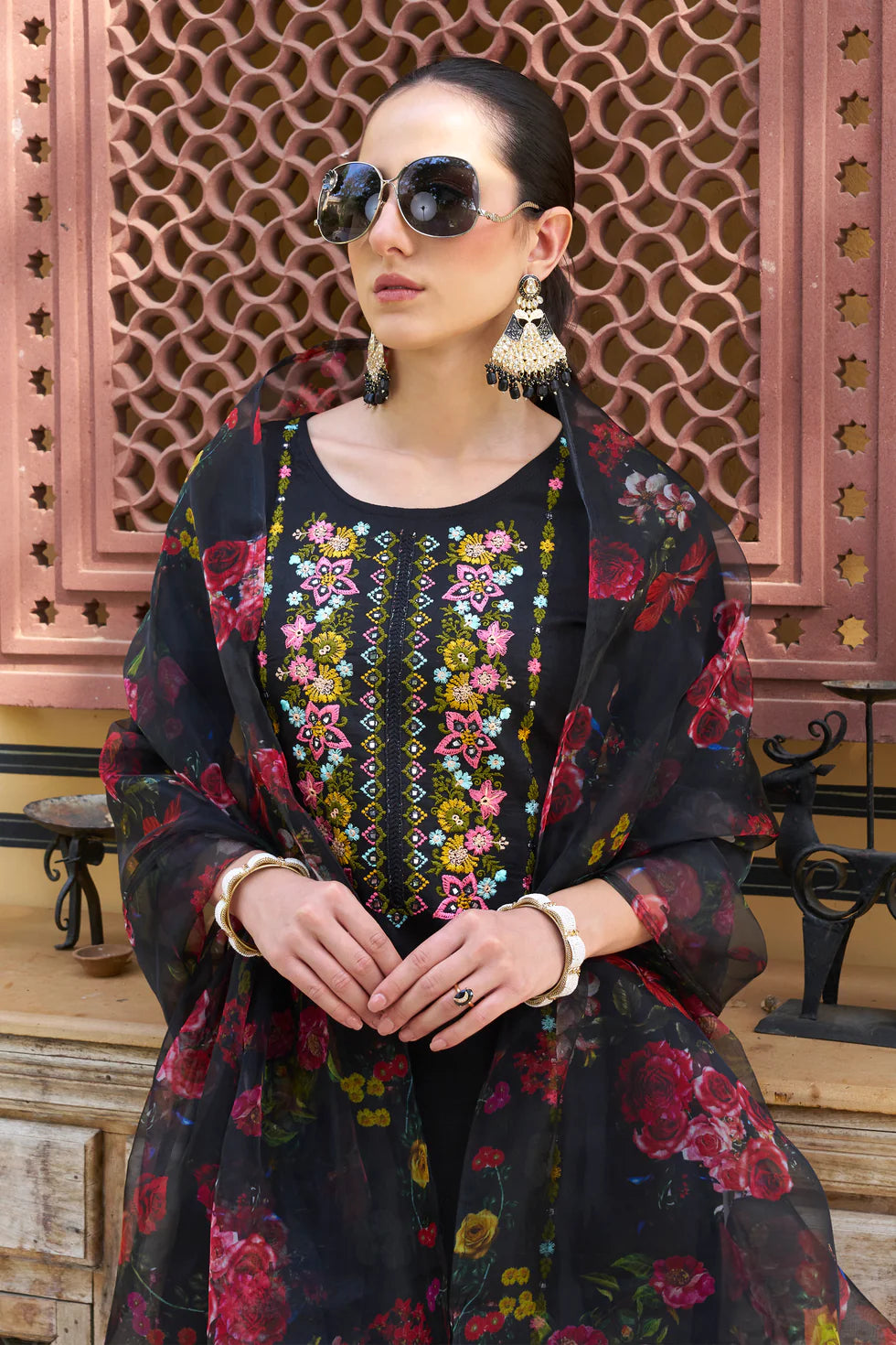 Elira Noir Floral Set
