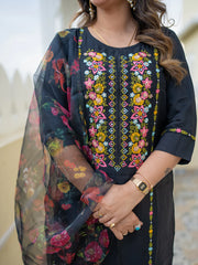 Zariya Embroidered Viscose Rayon Kurta Set
