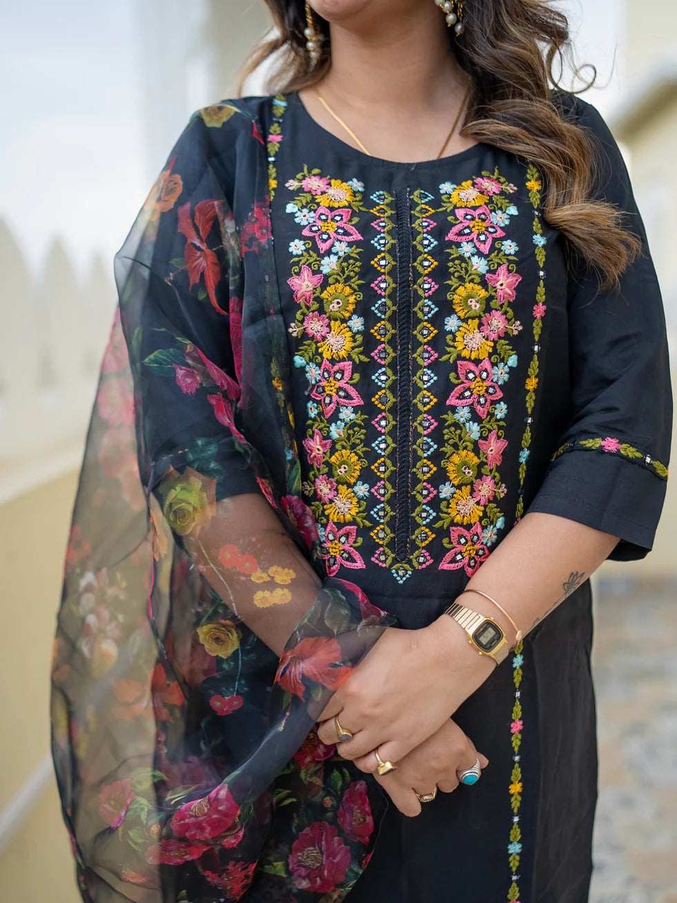 Zariya Embroidered Viscose Rayon Kurta Set