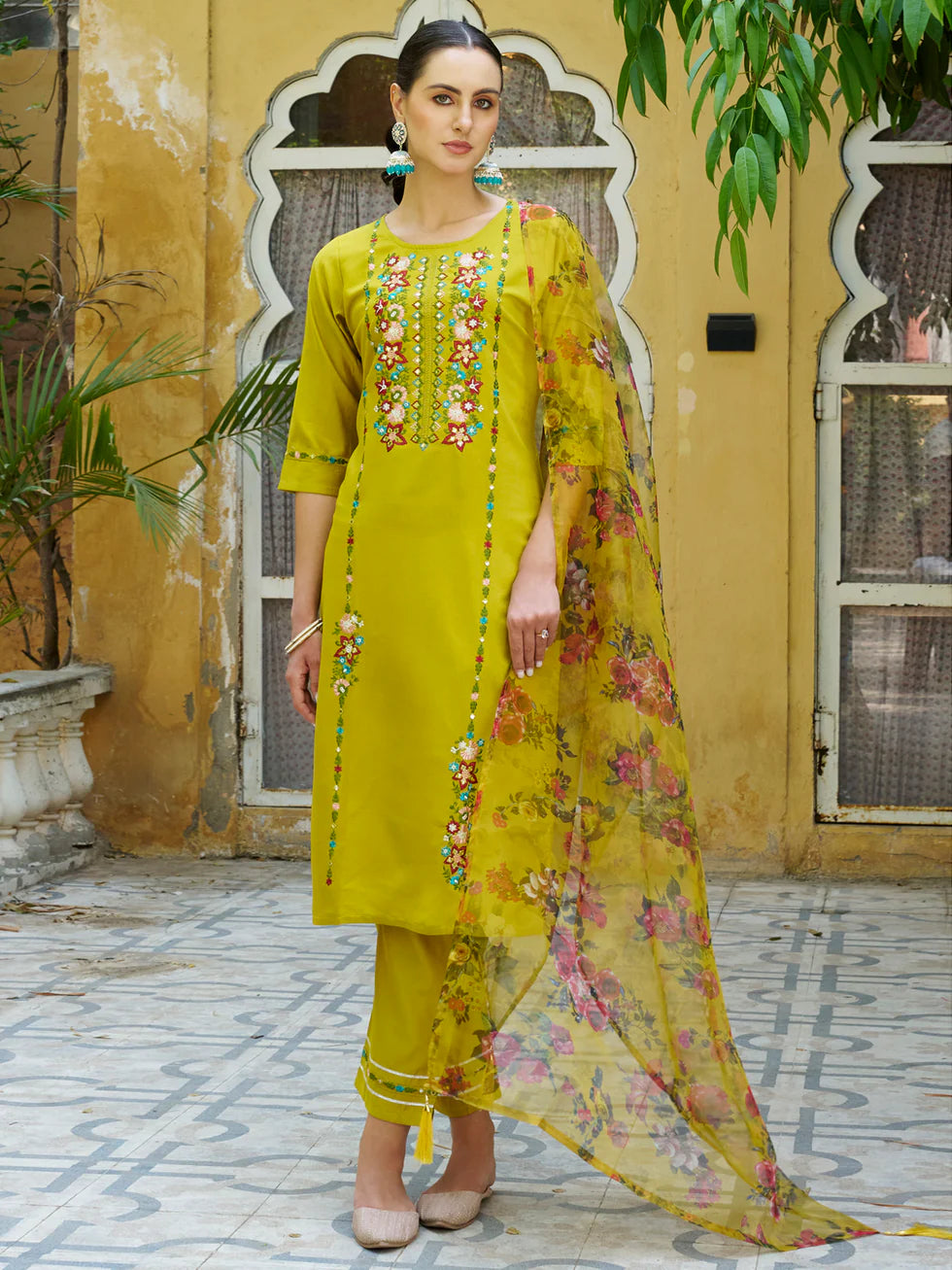Elira Bloom Embroidered Set