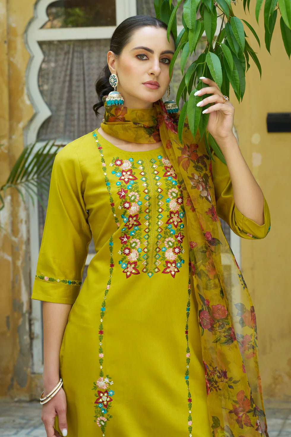 Elira Bloom Embroidered Set