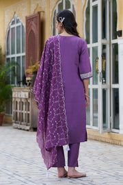 Aarna Embroidered Cotton Silk Kurta Set