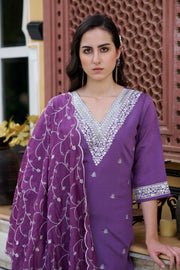 Aarna Embroidered Cotton Silk Kurta Set