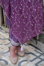Aarna Embroidered Cotton Silk Kurta Set