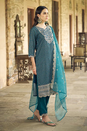 Noor Embroidered Kurta Set