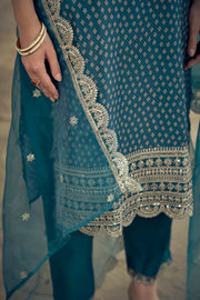 Noor Embroidered Kurta Set