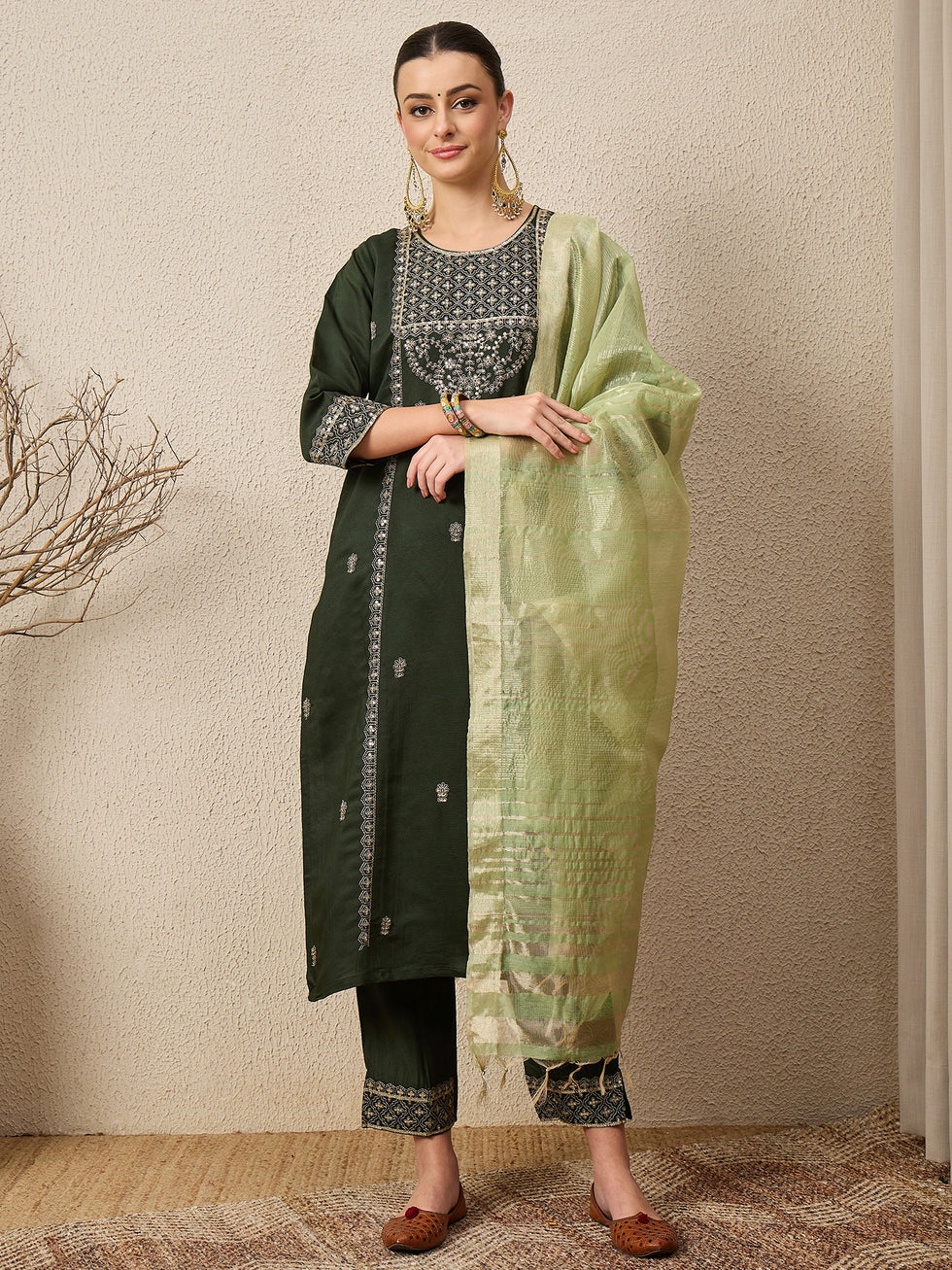 Zehra Embroidered Kurta Set