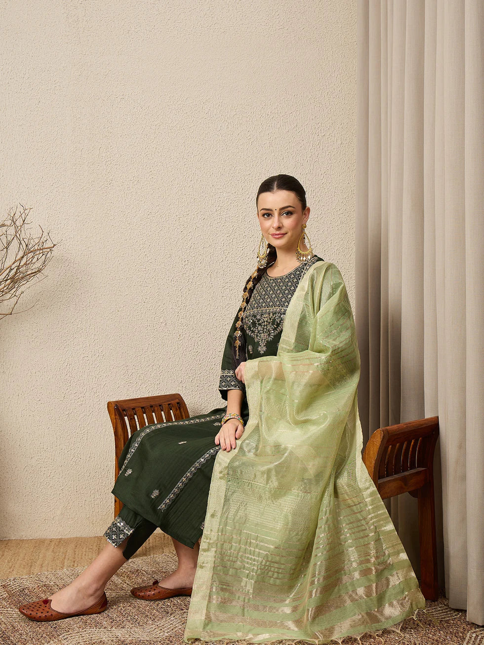 Zehra Embroidered Kurta Set