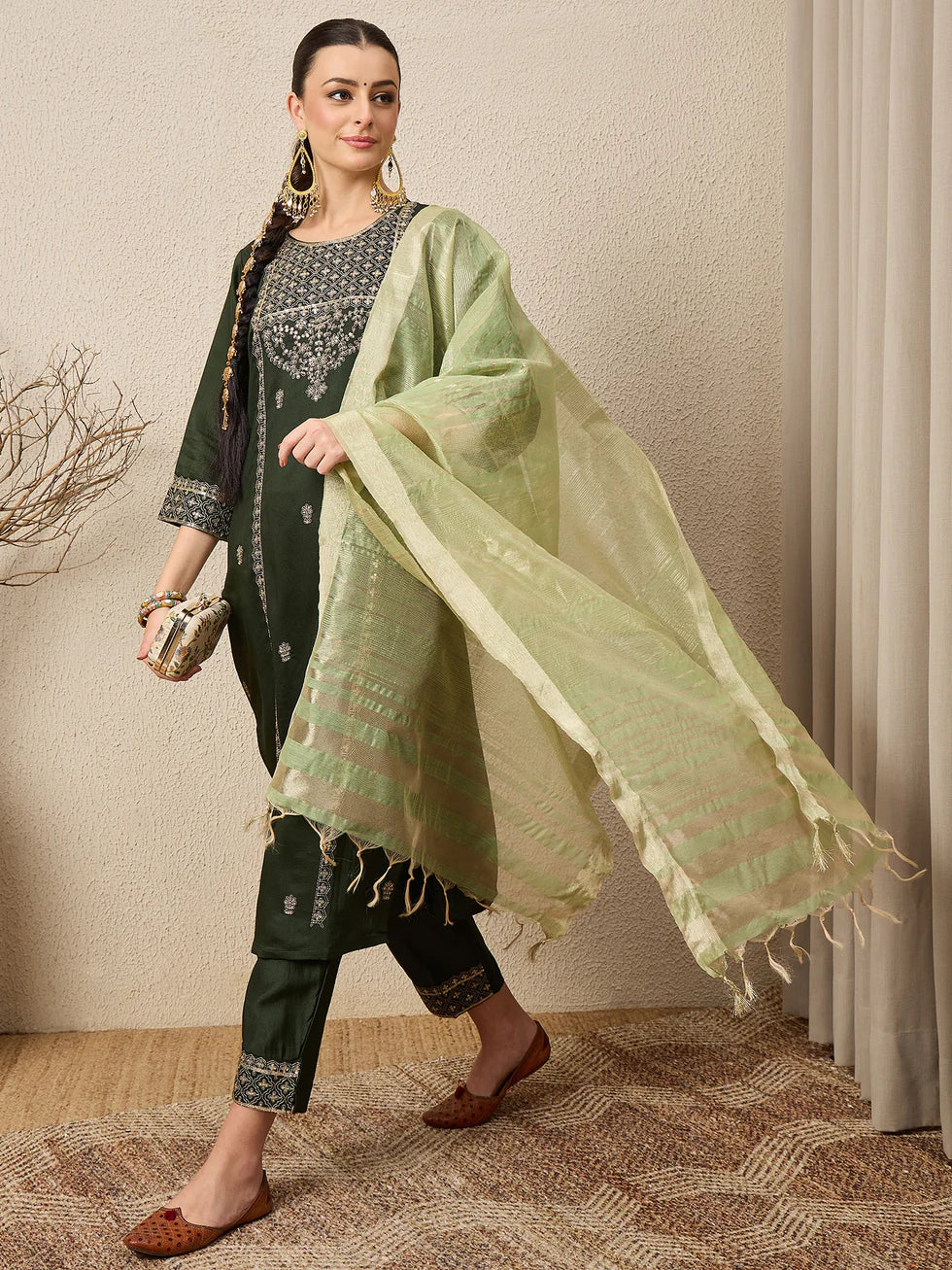 Zehra Embroidered Kurta Set