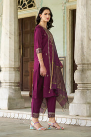 Zariya Embroidered Viscose Rayon Kurta Set